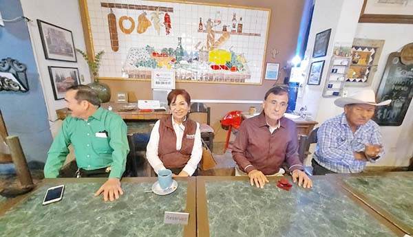 Llama Morena a unidad; se atacan