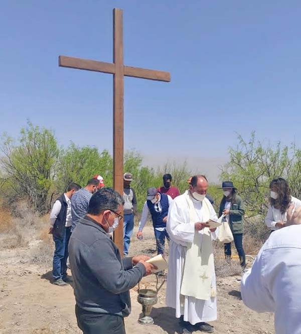 Colocan primera piedra del Camino de San José