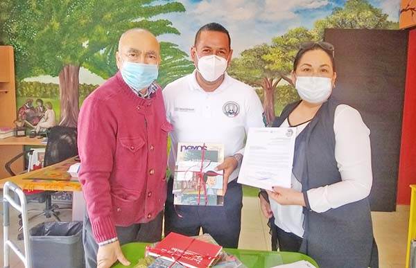 Bibliotecas de Coahuila donan libros a Cefereso