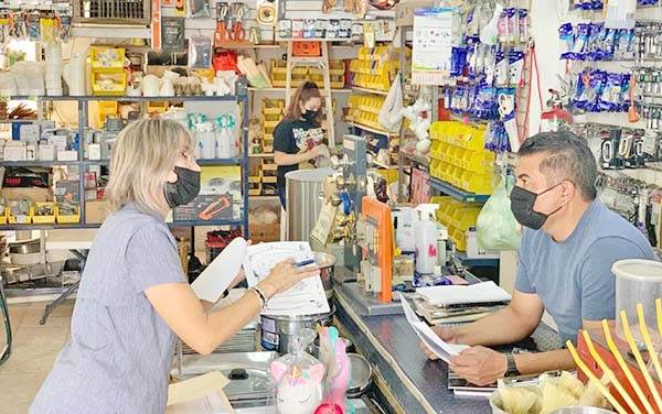 Visitan a comercios del Centro Histórico