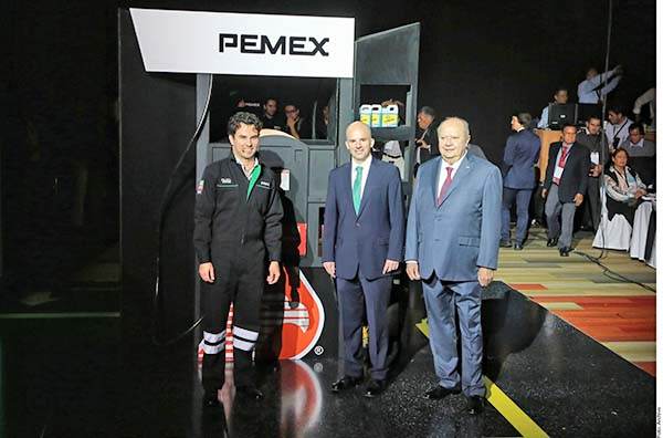 Demanda Checo Pérez a Pemex por 2.8 mdd