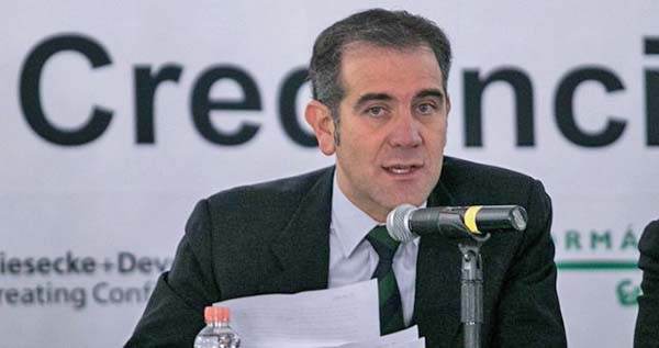 Lorenzo Córdova tramita amparo contra reducción salarial