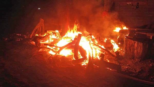 Consume incendio fábrica de muebles