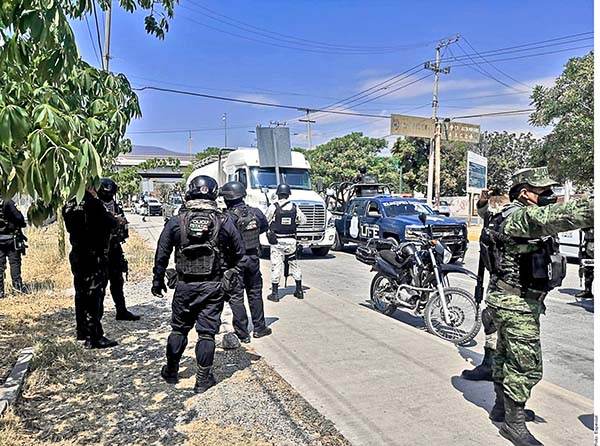 Toman Iguala GN y estatales
