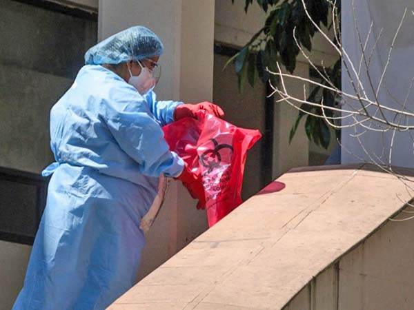 México suma 194 mil 710 muertes por covid-19