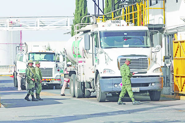 Cruza contrabando 1,700 pipas ¡al día!