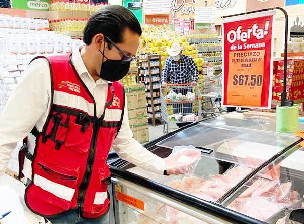 Verifican a pescaderías