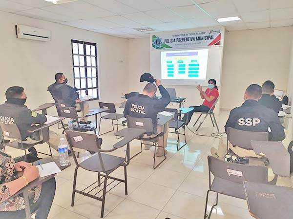 Capacitan para apoyar a víctimas de violencia