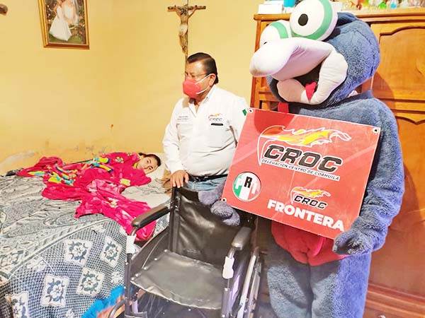 Entrega CROC silla de ruedas