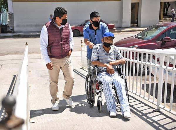 Recibe Heriberto atención médica