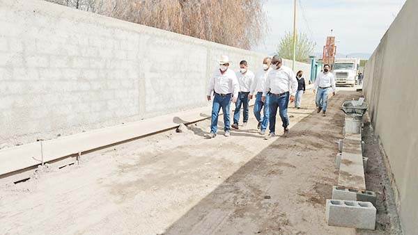 Supervisa Lencho Siller obra de pavimentación