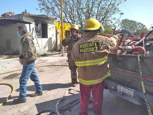 Acaba incendio con vivienda en Múzquiz