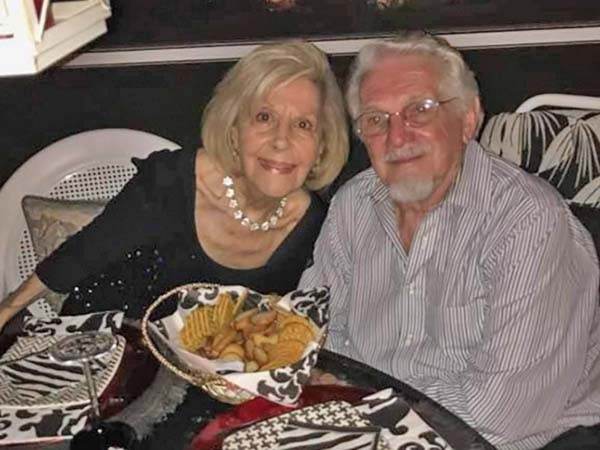 Pareja con 67 años de casados fallece el mismo día por covid-19