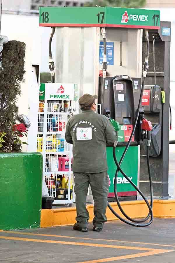Fitch dejará de calificar a Pemex riesgo crediticio