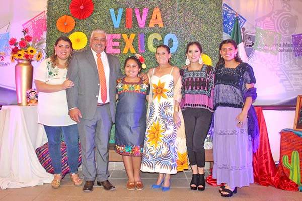Invitan a celebrar a las familias en casa