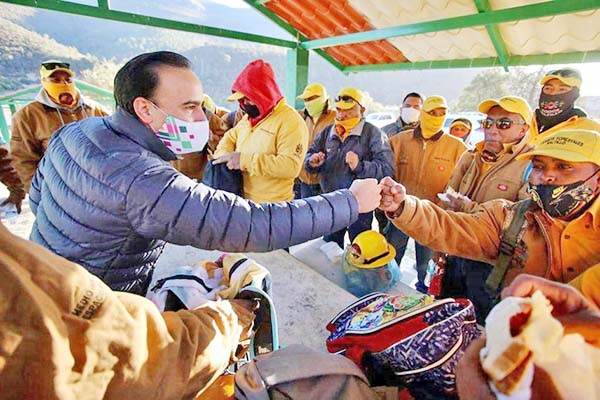 Apoya Saltillo lucha contra incendio forestal
