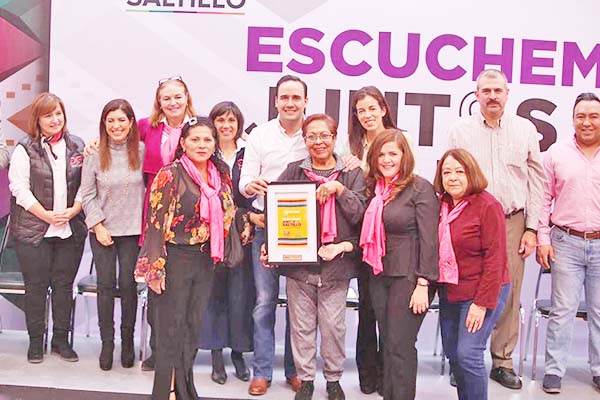 Reconoce Manolo a mujeres saltillenses