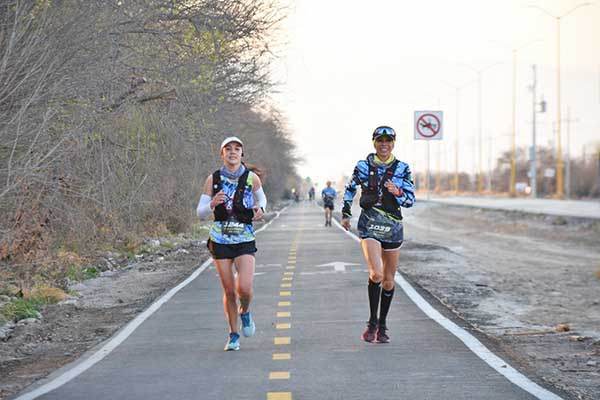 Brindan SB apoyo vial a maratonistas