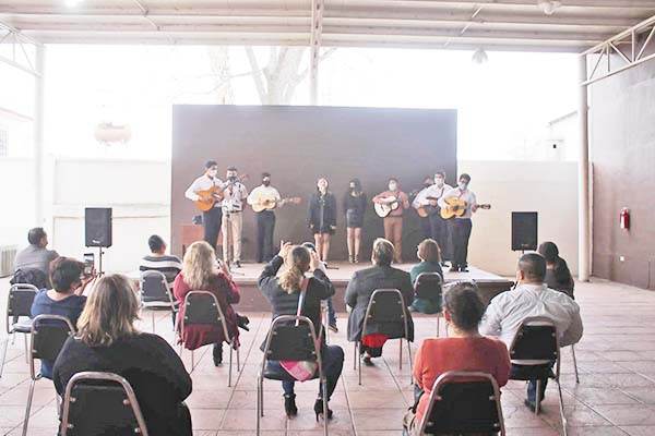 Integran a Colectivo jóvenes en la cultura