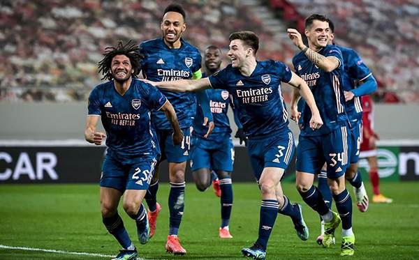 A puro golazo, el Arsenal se impuso en Grecia al Olympiacos