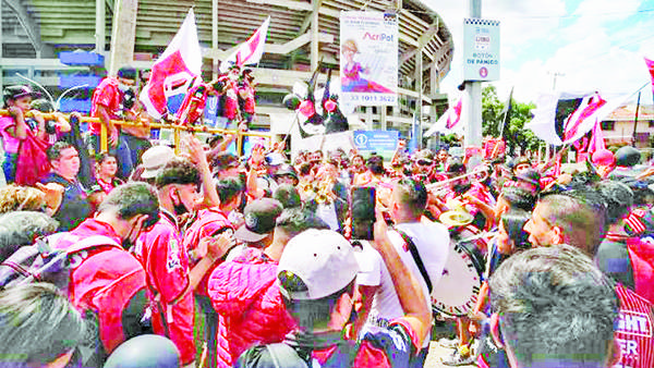 ATLAS: AFICIÓN VOLVERÍA AL ESTADIO JALISCO HASTA ABRIL