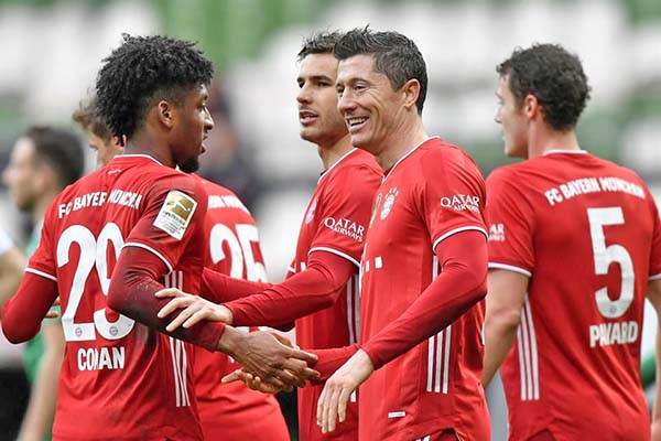 Más cerca Lewandowski del récord de Müller