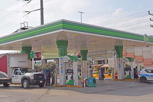 Prevén concesionarios escaseará la gasolina