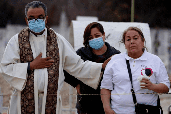 REALIZAN ORACIÓN EN EXHUMACIÓN MASIVA EN TORREÓN: RESPETO A CREENCIAS RELIGIOSAS DE FAMILIAS