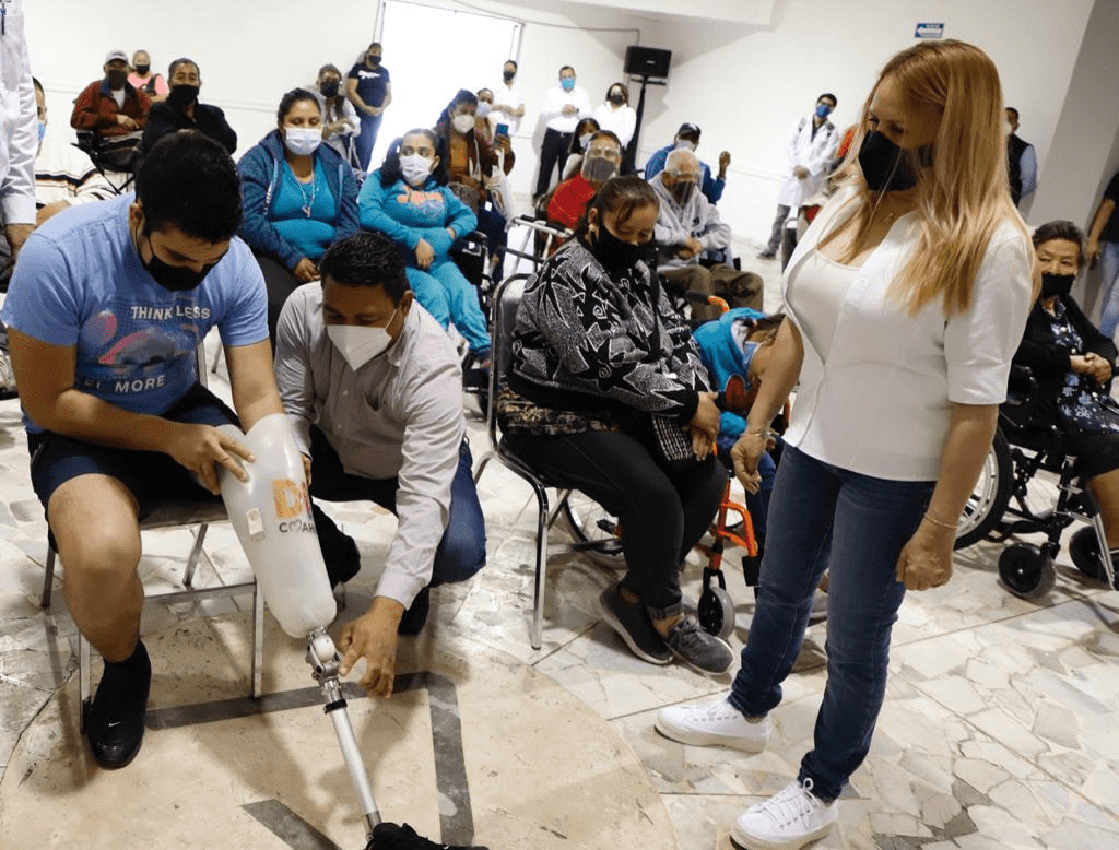 ENTREGA MARCELA GORGÓN APARATOS FUNCIONALES EN TORREÓN