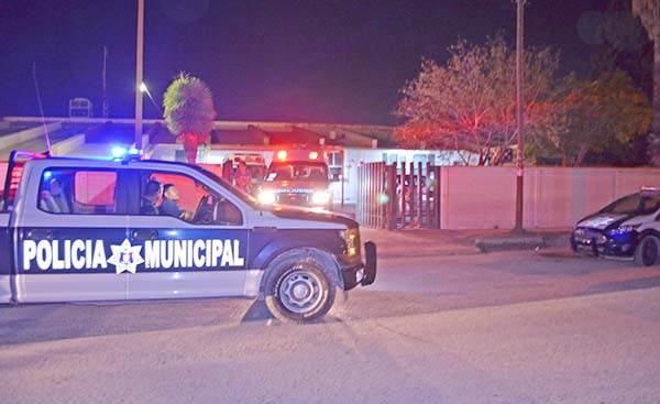 Mujer se quita vida ahorcándose