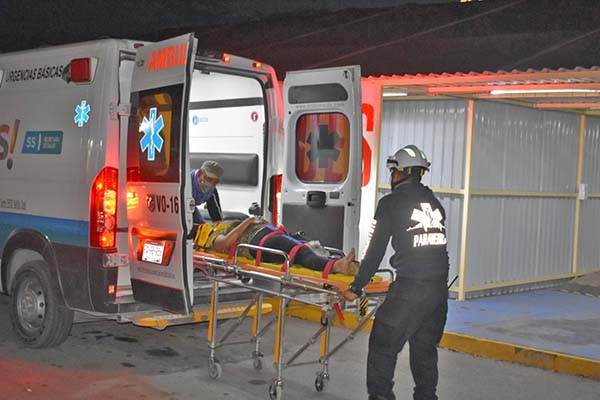 Dos heridos en volcadura