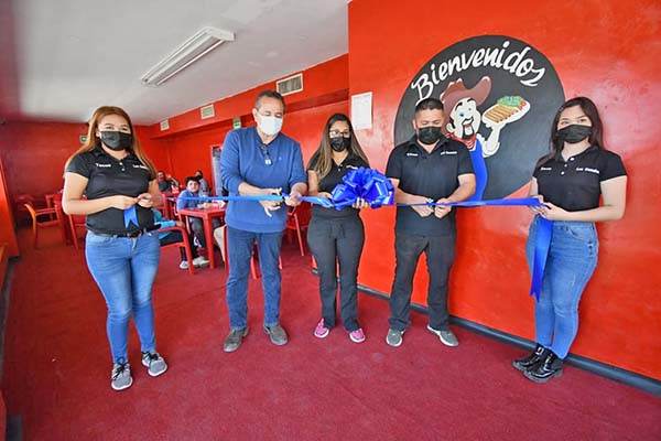 Es importante apoyar a microempresarios: AR