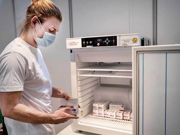 Aconseja Irlanda suspender vacuna de AstraZeneca por ‘precaución’