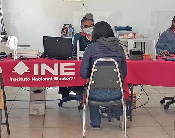 Aún no recogen 80 credenciales