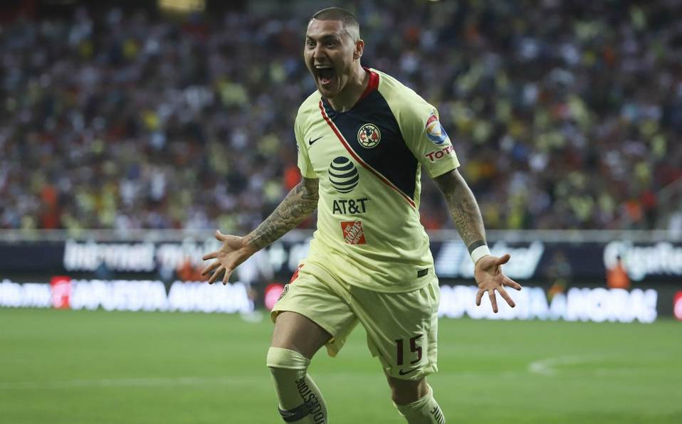 Nicolás Castillo pasó su última prueba médica y podría volver con América en julio