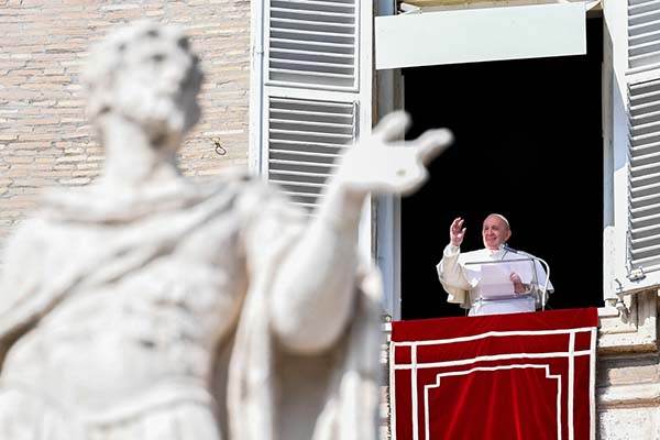 Condena el Papa secuestro de 317 niñas en Nigeria