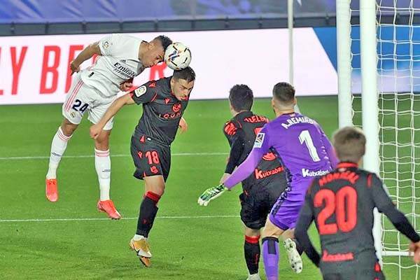 Rescata Real Madrid empate gracias a Vinícius