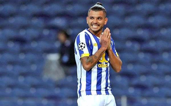 ‘Tecatito’ Corona es el jugador más caro de Portugal