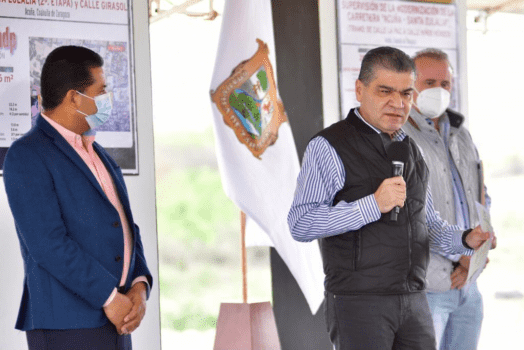 SUPERVISA GOBERNADOR MIGUEL ÁNGEL RIQUELME OBRAS DE PAVIMENTACIÓN EN CIUDAD ACUÑA