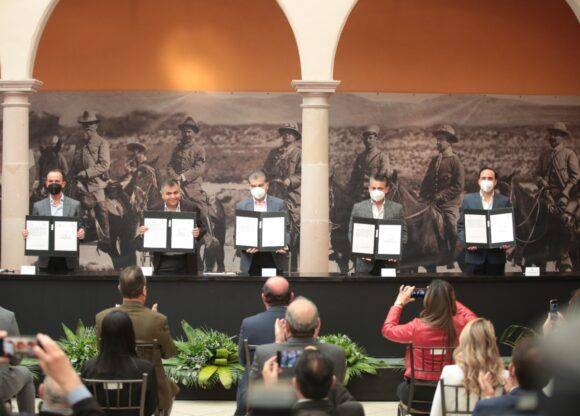 ATESTIGUA MARS FIRMA DE CONVENIO ENTRE CONGRESO DE COAHUILA Y COPARMEX
