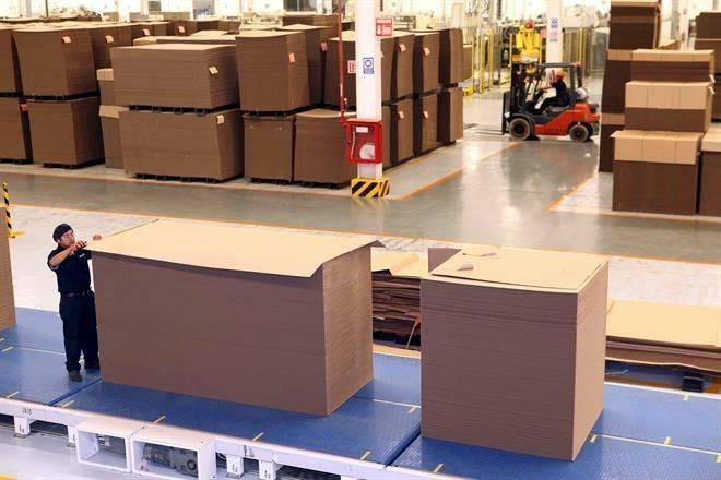 Pega a industriales la escasez de cajas