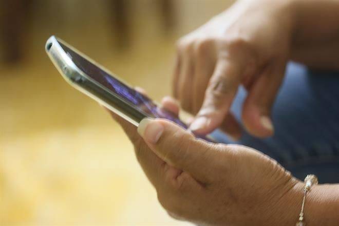 Acusa AMLO a Telcel de operar contra padrón móvil