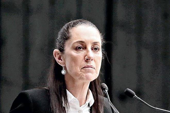 Se lanzan Mandatarios morenistas contra INE y Trife