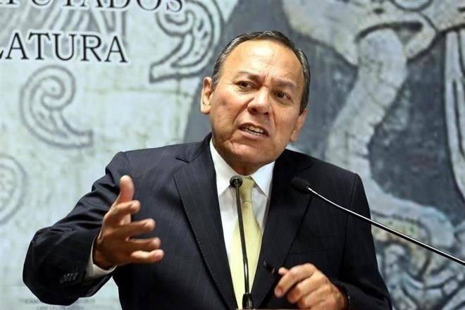 Piden a AMLO transparentar compras sin licitar