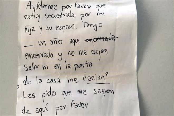 Aprovecha adulta mayor vacunación para denunciar maltrato