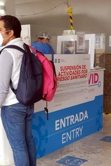 Suspende Cofepris laboratorio en AICM
