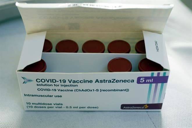 Abandona Dinamarca vacunación con AstraZeneca por coágulos