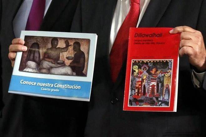 Piden reforma para descentralizar libros de texto