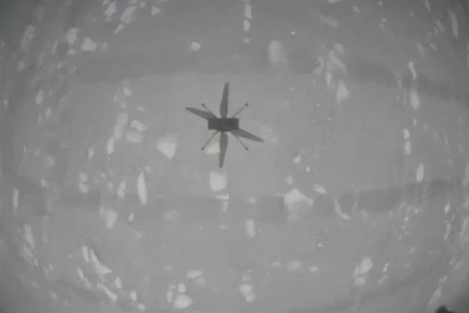 Vuela NASA helicóptero en Marte por primera vez