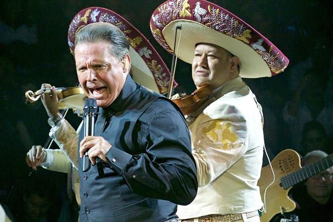 ¿Se alejó Luismi de escena por problema de oídos?